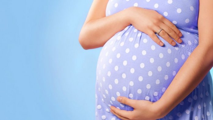 لماذا تفضل بعض النساء الولادة القيصرية عن الطبيعية؟