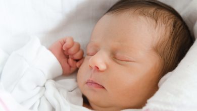أسباب كثرة النوم لحديثي الولادة