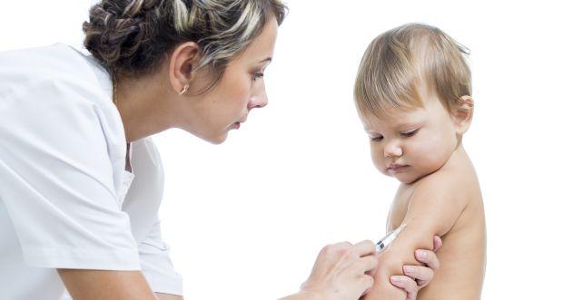 تخفيف ألم الطفل بعد التطعيم