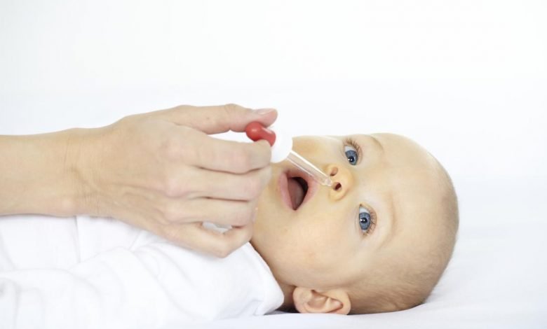 طرق تنظيف أنف الطفل الرضيع
