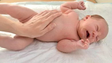 انتفاخ الأعضاء التناسلية لحديثي الولادة